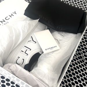 Givenchy men 41 but runs large ( US 9)